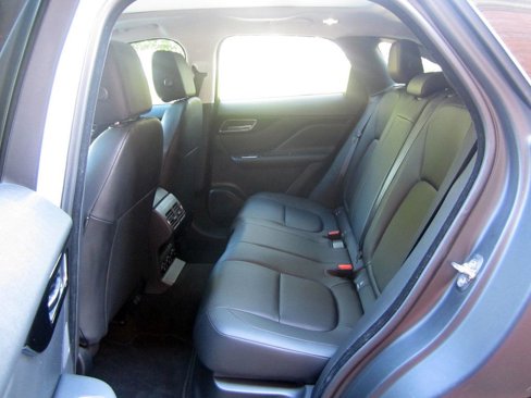 Used 2019 Jaguar F-PACE Premium image 17