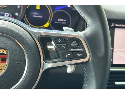 Used 2022 Porsche Cayenne image 30