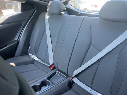Used 2017 Hyundai Veloster Value Edition image 39