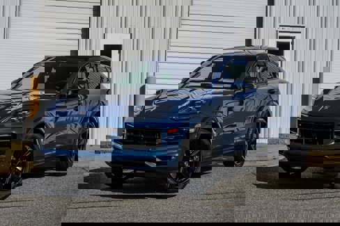 New 2025 Porsche Cayenne Coupe image 1