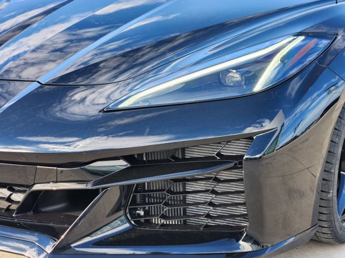 New 2025 Chevrolet Corvette E-Ray w/ ZER Performance Package image 9