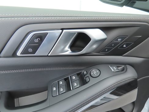 Certified 2026 BMW X5 xDrive40i w/ M Sport Package image 23