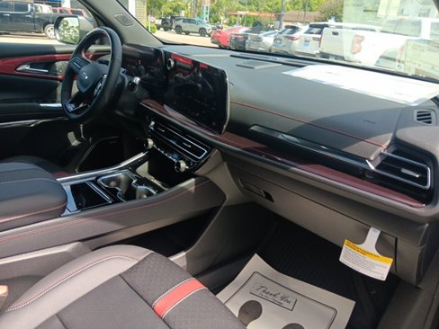 New 2026 Chevrolet Traverse RS w/ LPO, Floor Liner Package image 27