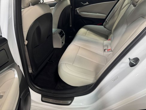 Used 2025 Genesis G70 2.5T image 48