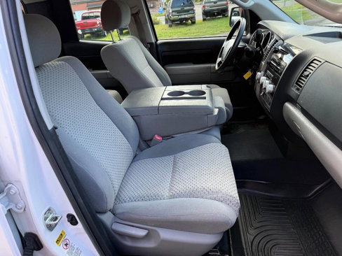 Used 2012 Toyota Tundra 4x4 Double Cab image 10