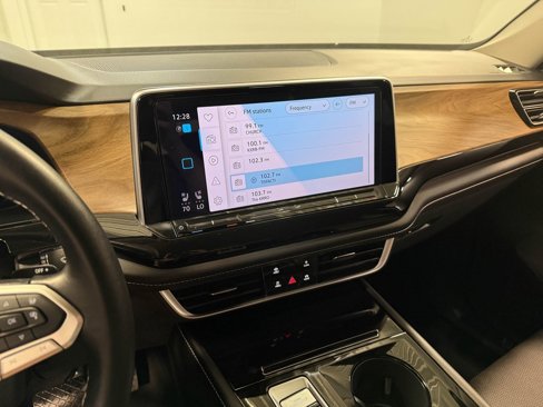 Used 2025 Volkswagen Atlas SE image 80