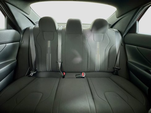 Certified 2025 Hyundai Elantra Sport image 35
