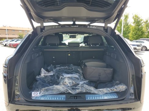 New 2026 Land Rover Range Rover Velar Dynamic SE image 11