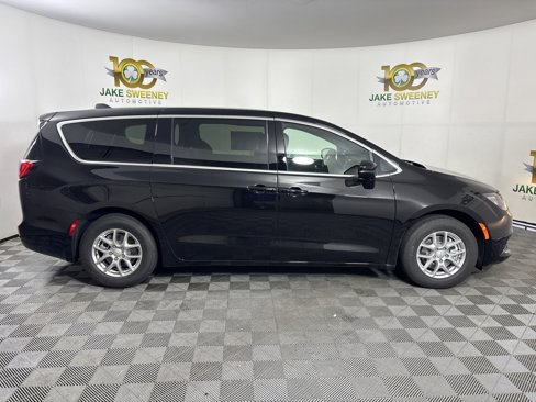 New 2025 Chrysler Voyager LX image 8