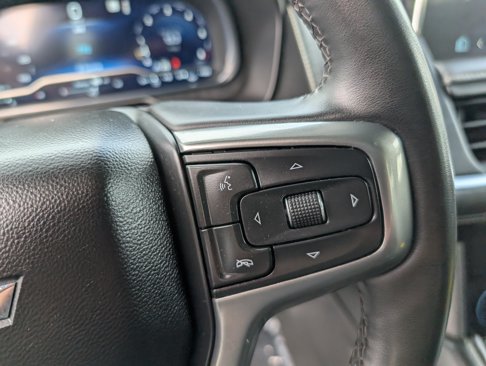 Used 2023 Chevrolet Suburban Premier image 16