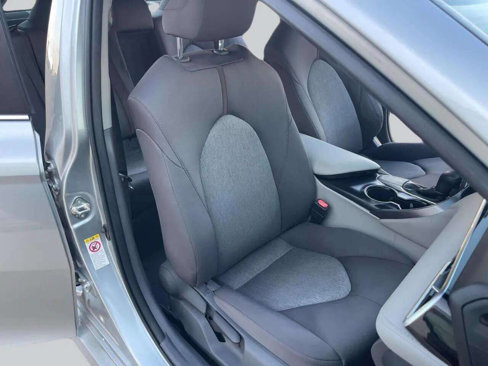 Used 2018 Toyota Camry LE w/ Convenience Package image 17