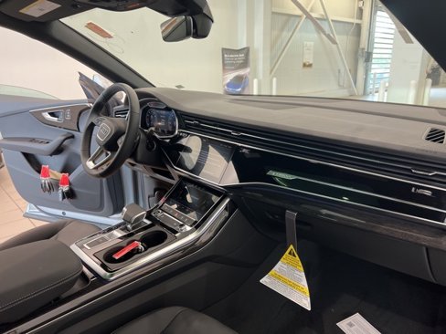 New 2025 Audi Q8 Premium image 24