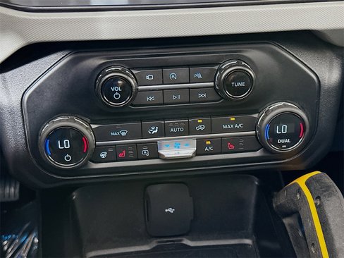Used 2021 Ford Bronco Badlands image 16