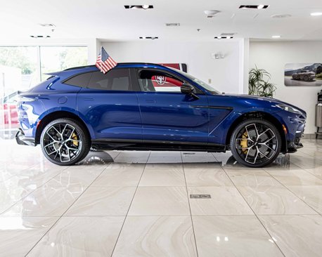 Used 2025 Aston Martin DBX 707 image 9