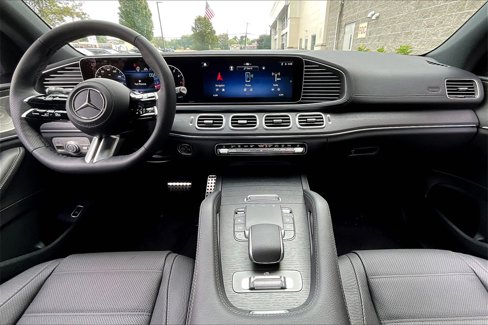 New 2026 Mercedes-Benz GLS 580 4MATIC image 5