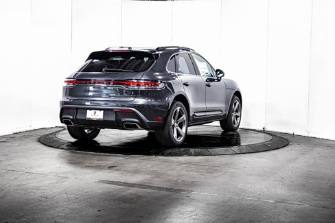 Used 2024 Porsche Macan image 7