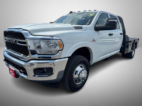 Used 2024 RAM 3500 Tradesman w/ Chrome Appearance Group image 2