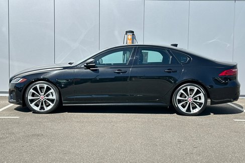 Used 2023 Jaguar XF R-Dynamic SE image 2