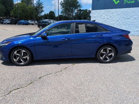 Used 2023 Hyundai Elantra Limited w/ Cargo Package image 2