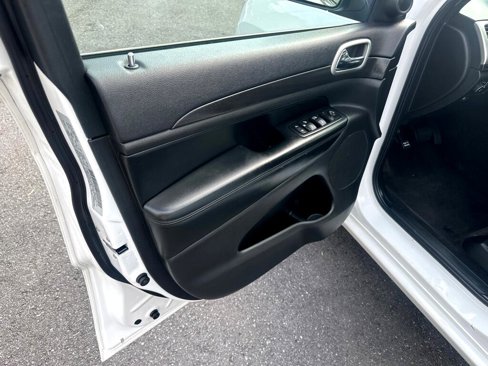 Used 2015 Jeep Grand Cherokee Altitude image 21