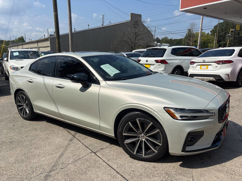 Used 2021 Volvo S60 T5 Momentum image 4
