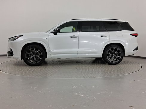 New 2026 Lexus TX 500h AWD image 2