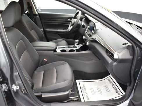 Used 2024 Nissan Altima 2.5 SV image 16