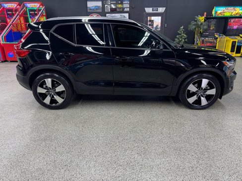 Used 2019 Volvo XC40 T5 Momentum image 6