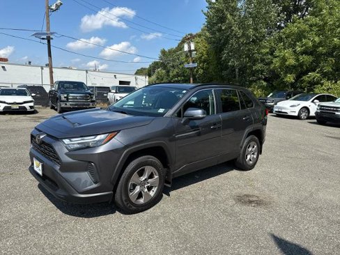 Used 2022 Toyota RAV4 XLE image 3