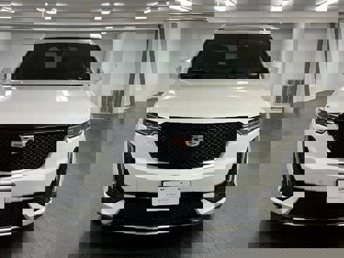Certified 2022 Cadillac XT6 Sport w/ Technology Package image 8