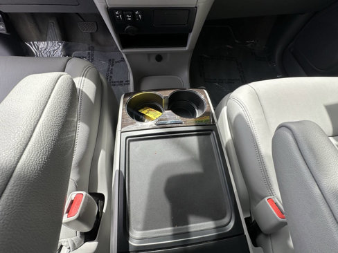 Used 2019 Toyota Sienna AWD image 10