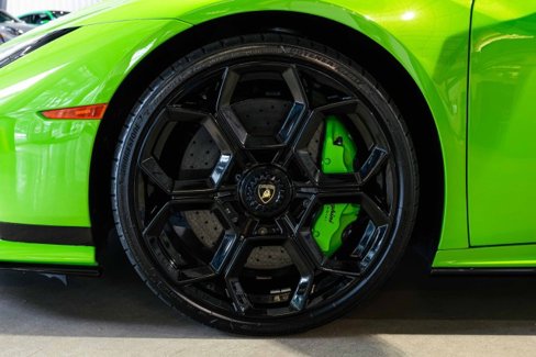 Used 2023 Lamborghini Huracan Tecnica image 11