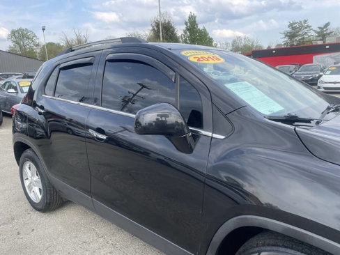 Used 2019 Chevrolet Trax LT w/ LT Convenience Package image 12