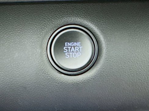 Certified 2025 Hyundai Elantra Sport image 33