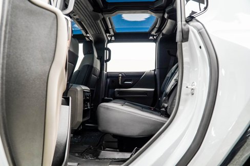 Used 2024 GMC Hummer EV 3X image 46