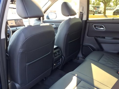 New 2026 Nissan Rogue Platinum image 27