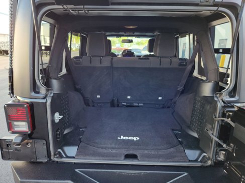 Used 2017 Jeep Wrangler Unlimited Rubicon w/ Cold Weather Group image 19