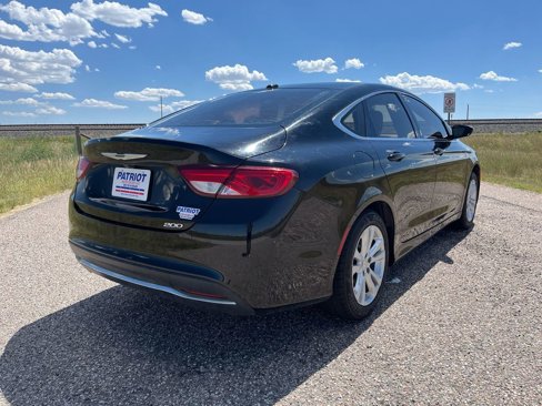 Used 2015 Chrysler 200 Limited w/ Convenience Group image 5