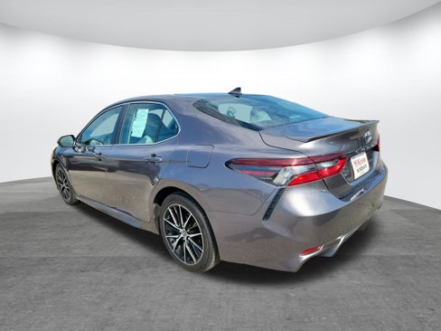 Used 2022 Toyota Camry SE image 7