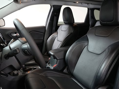 Used 2022 Jeep Cherokee Limited image 5