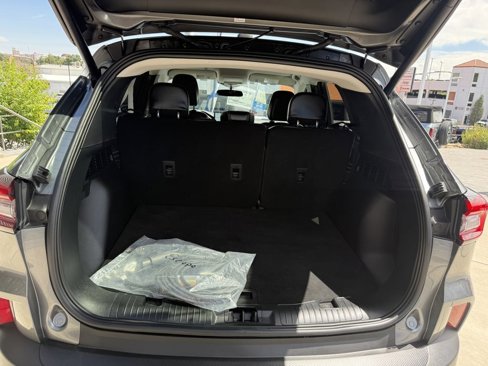 Certified 2025 Ford Escape SE image 9