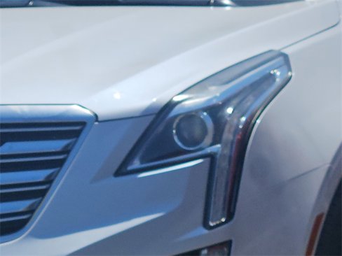 Used 2018 Cadillac XT5 FWD image 3