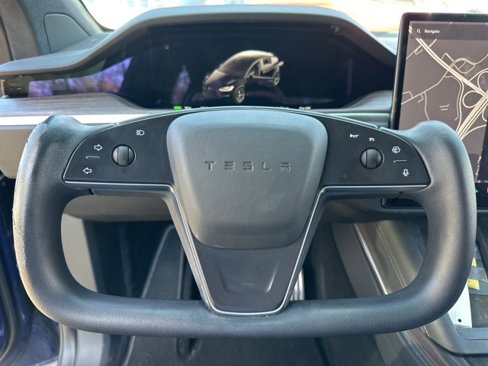 Used 2022 Tesla Model X image 4