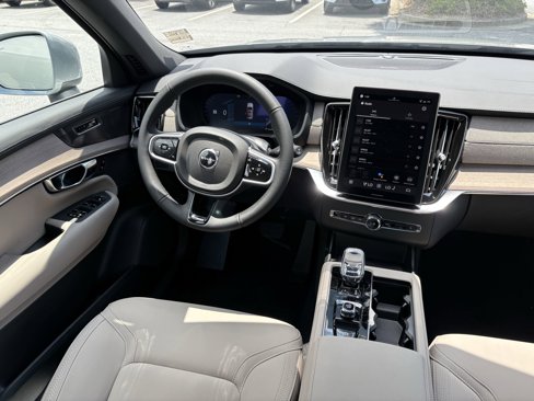 New 2026 Volvo XC90 B6 Plus w/ Protection Package Premier image 3