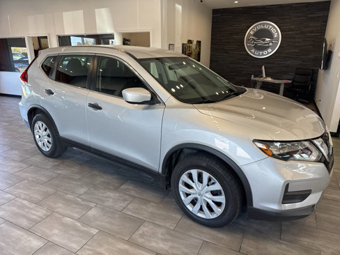 Used 2018 Nissan Rogue S image 4