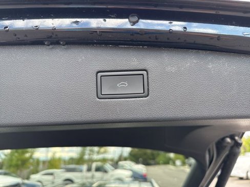 Certified 2024 Volkswagen Tiguan SE image 27