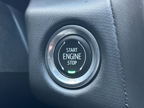 Used 2023 Chevrolet Suburban Premier image 28