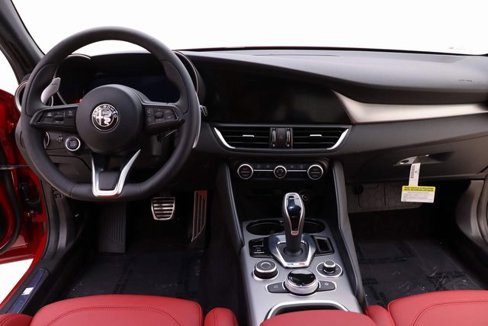 New 2024 Alfa Romeo Giulia Veloce image 7
