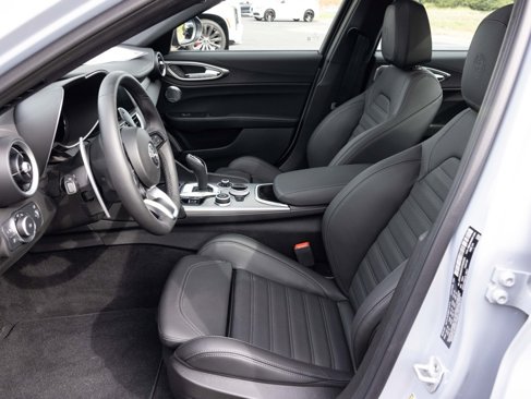 New 2025 Alfa Romeo Giulia AWD image 21