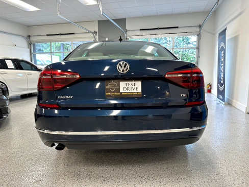 Used 2019 Volkswagen Passat Wolfsburg Edition image 7